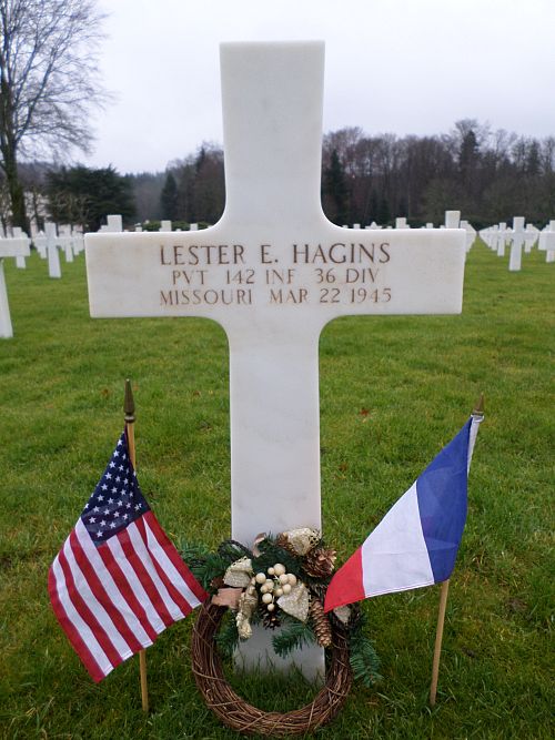 Headstone of Lester Elbert Hagins