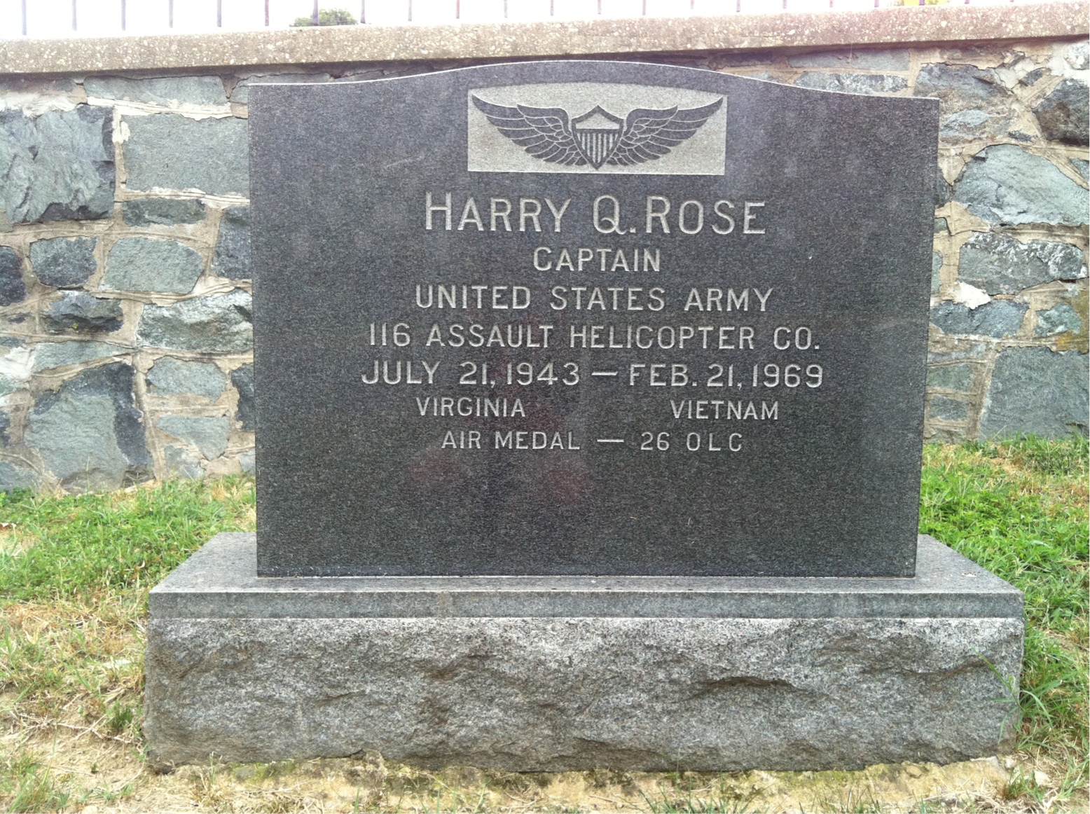 Headstone of Harry Quincy Rose