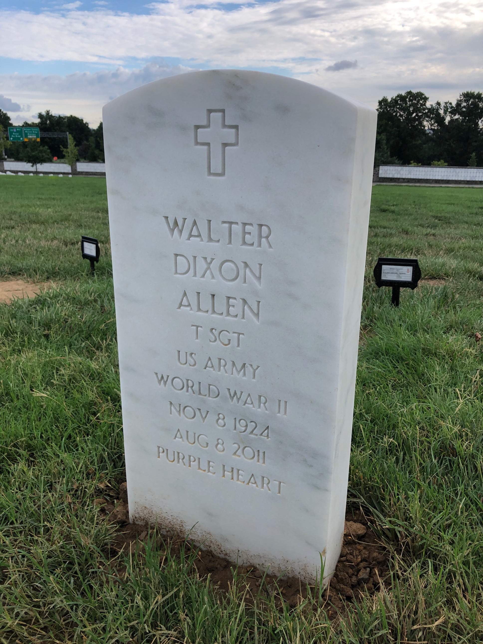 Headstone of Walter Dixon Allen