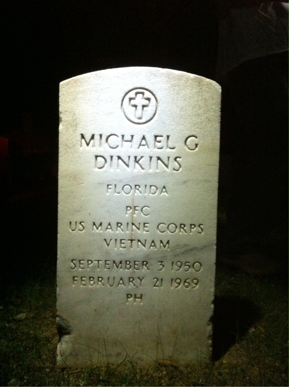 Headstone of Michael Gary Dinkins