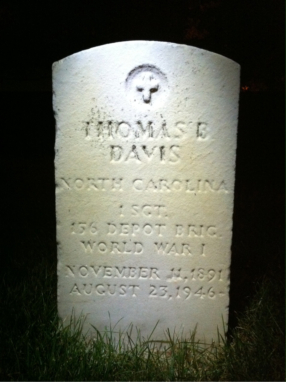Headstone of Thomas B Davis