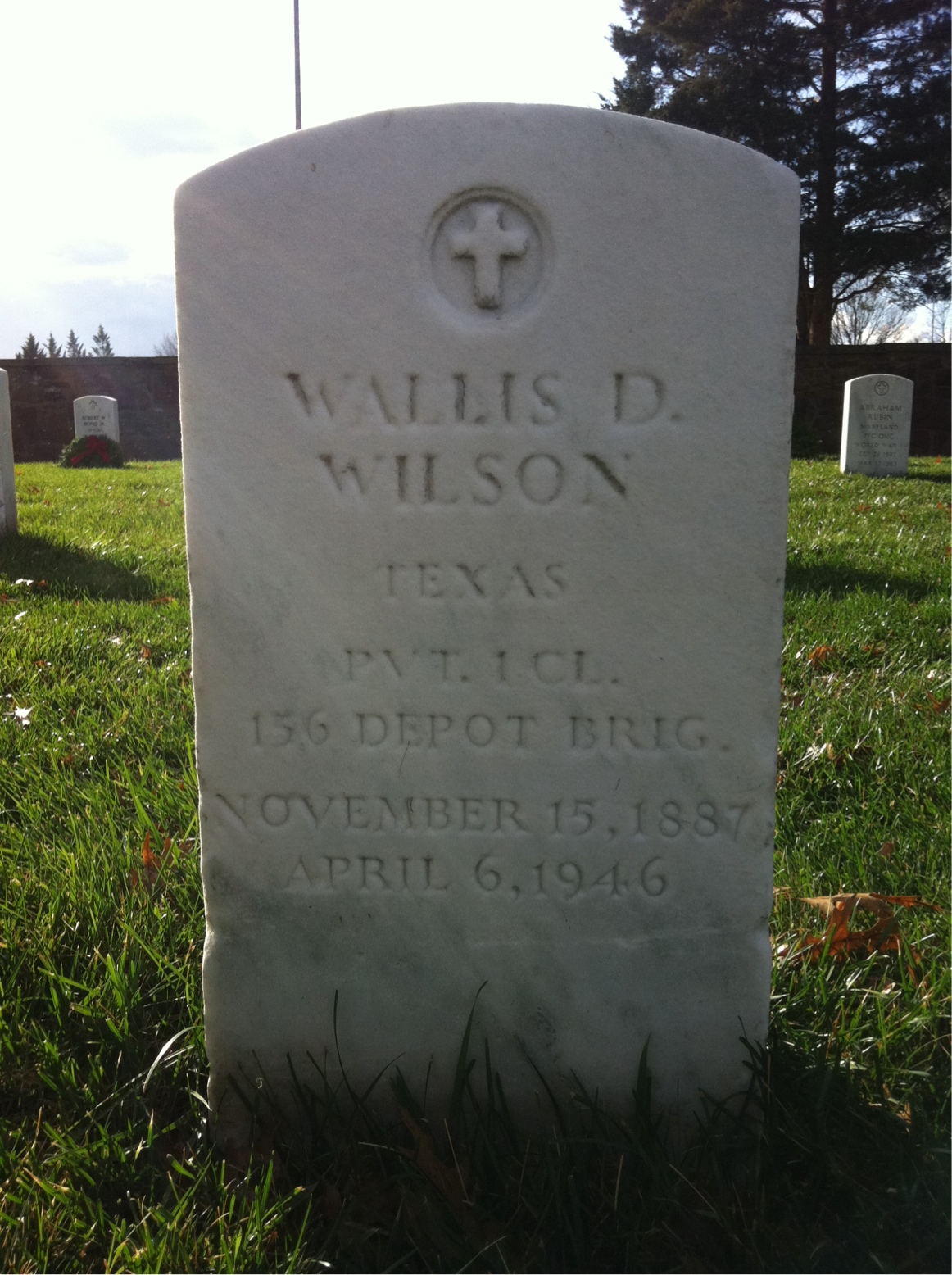 Headstone of Wallis D Wilson