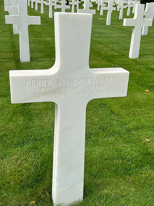 Headstone of Perry James Hooftallen