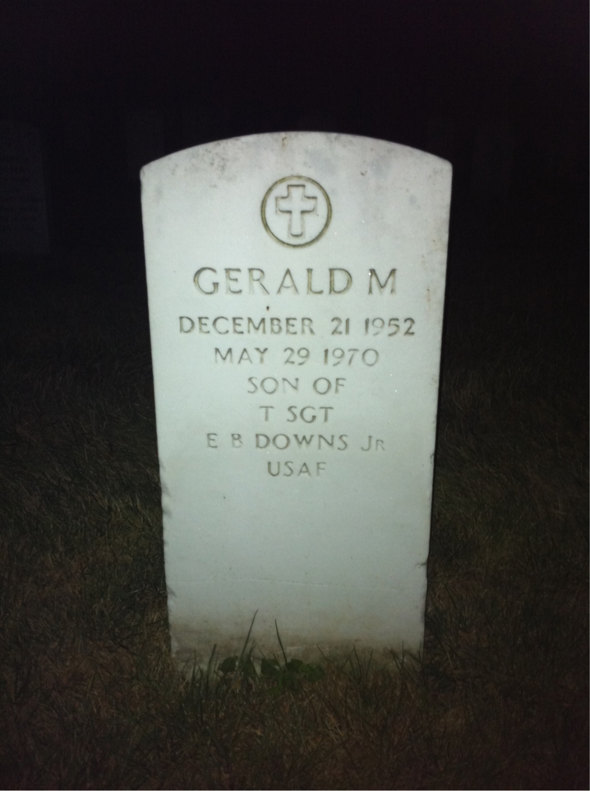 Headstone of Gerald M Downs