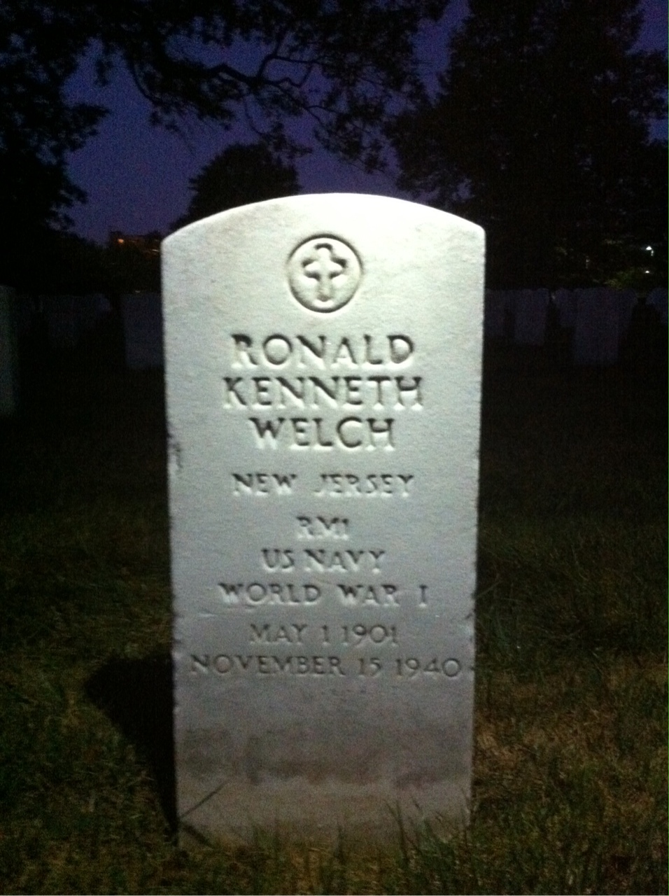 Headstone of Charles E Welch