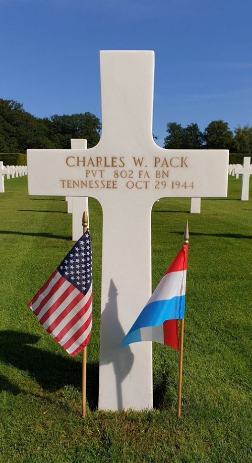 Headstone of Charles W Pack