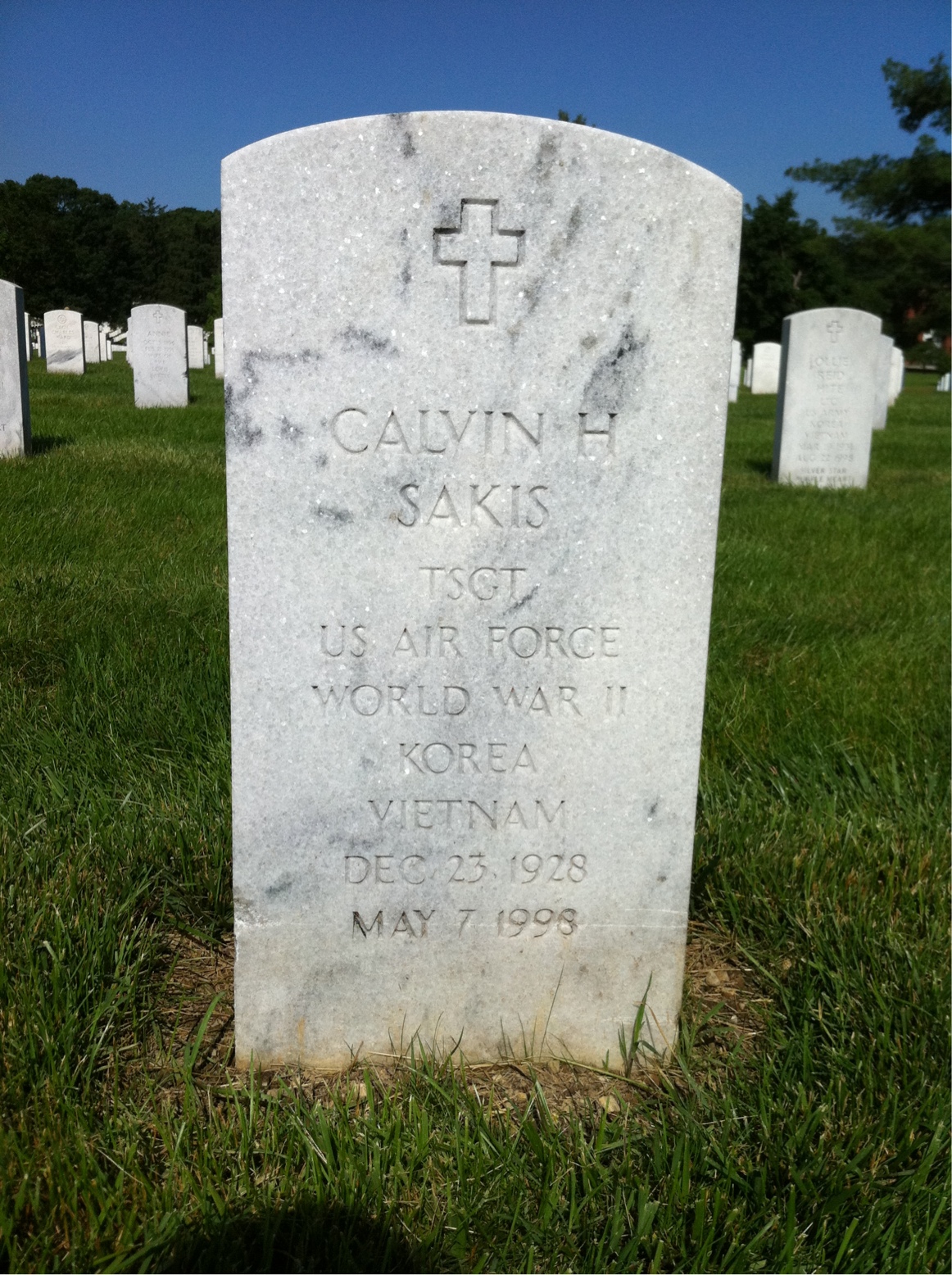 Headstone of Calvin H Sakis
