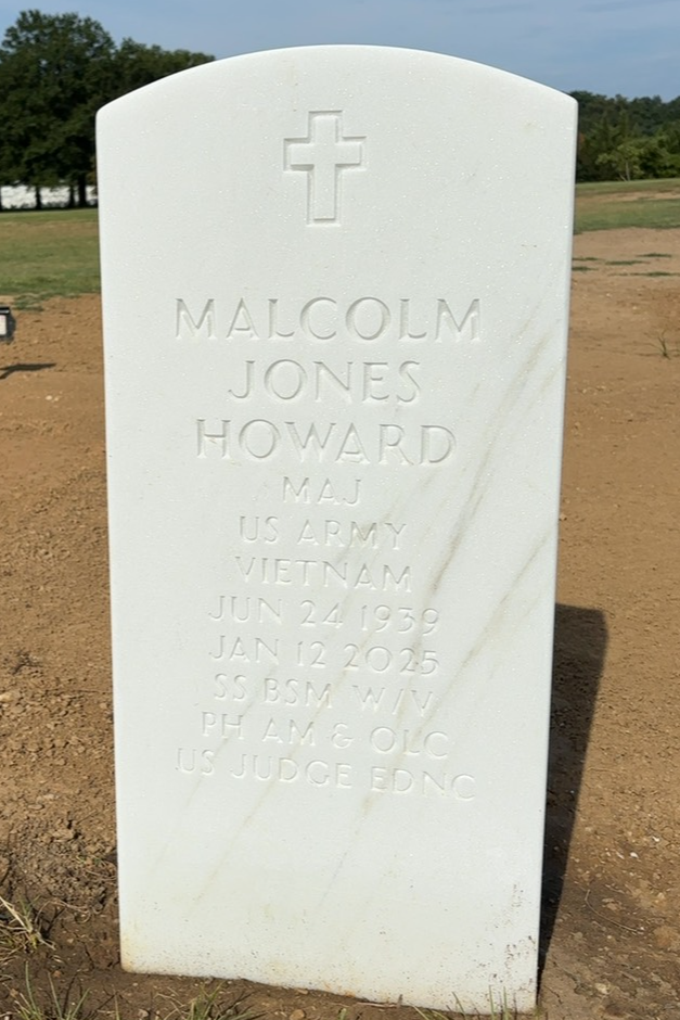 Headstone of Malcolm Jones Howard