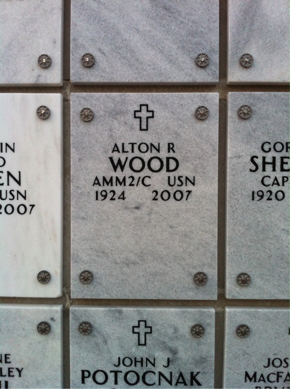Headstone of Alton Ralph Wood
