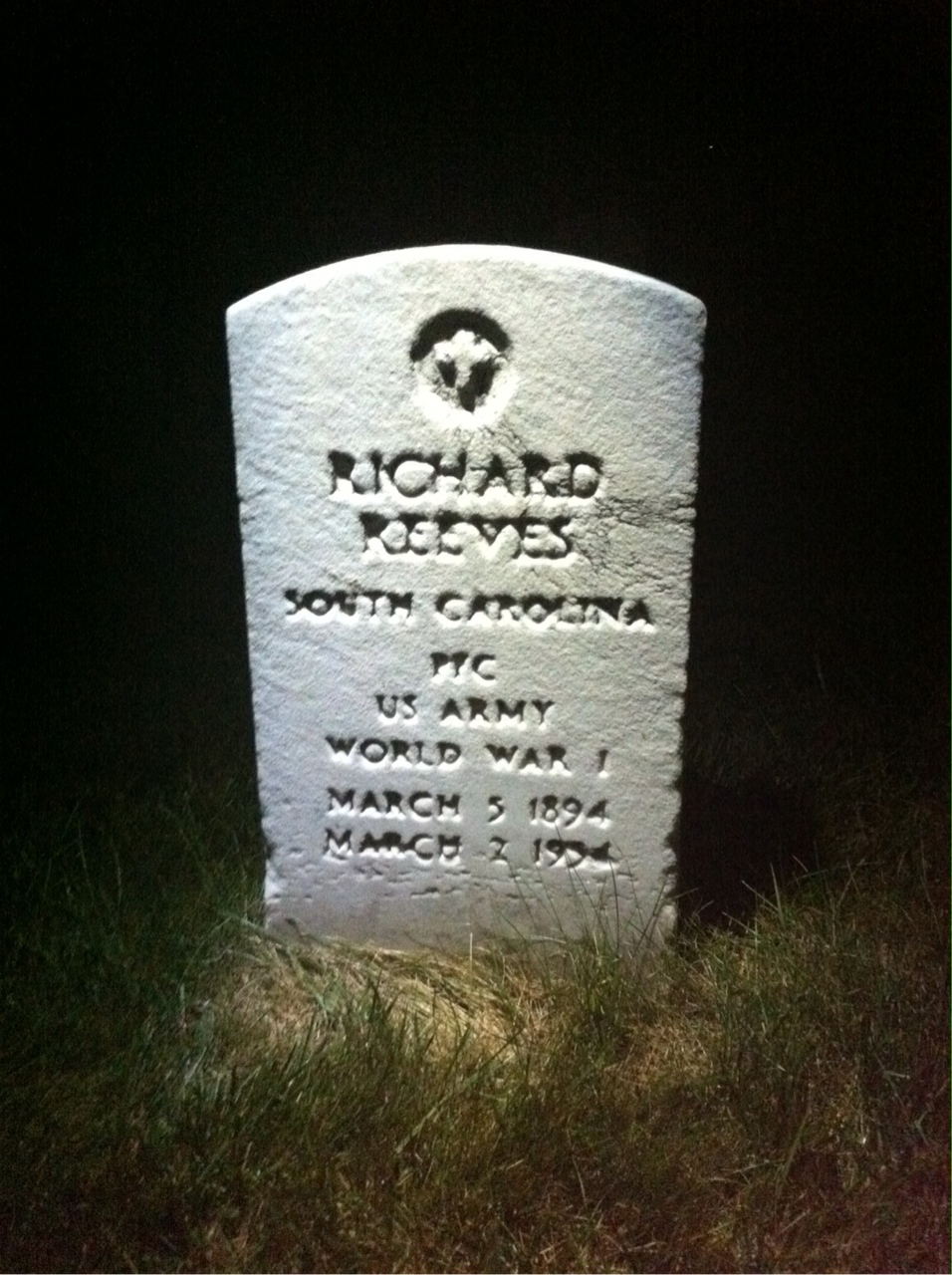 Headstone of Richard Reeves