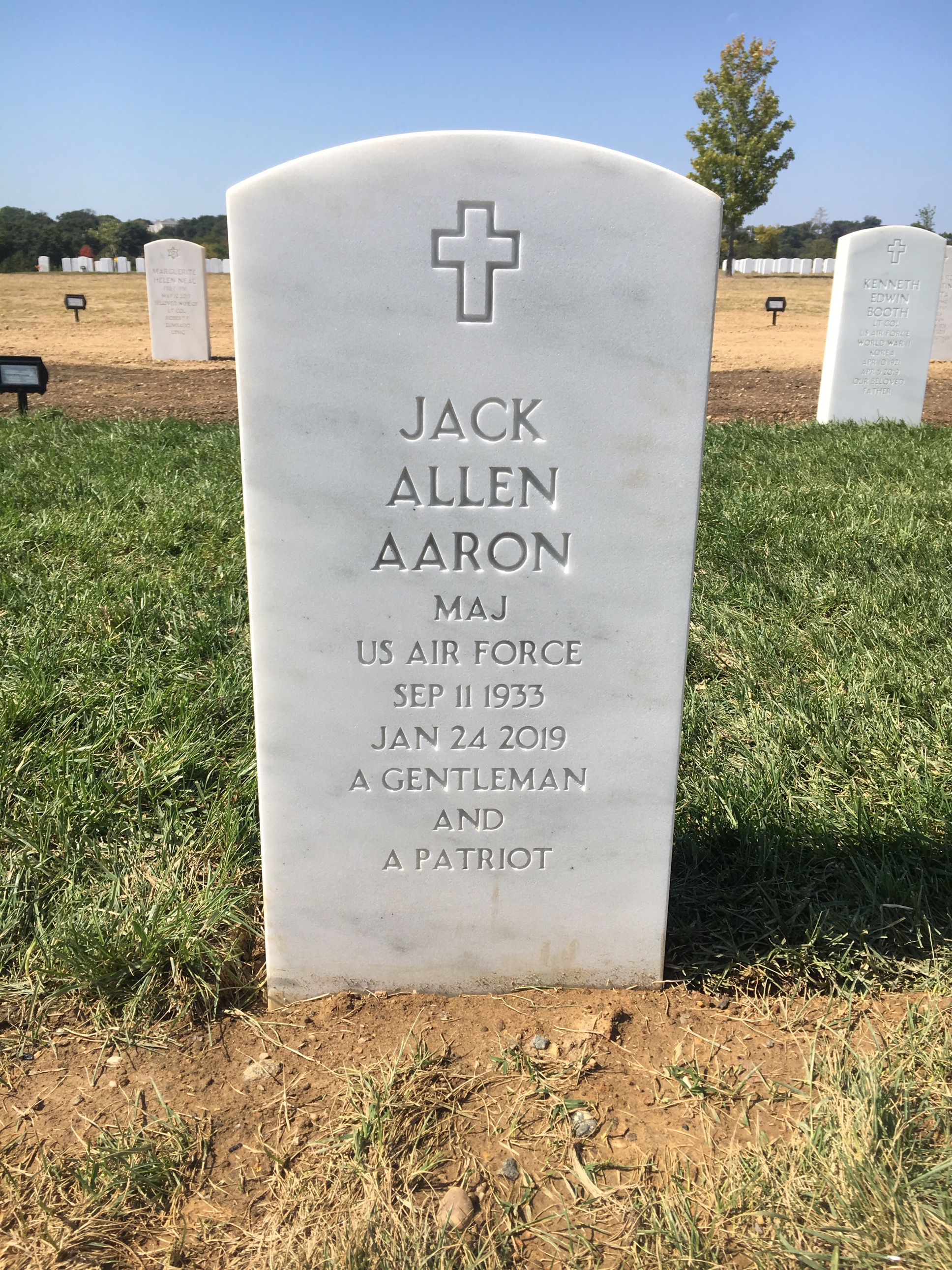 Headstone of Jack Allen Aaron