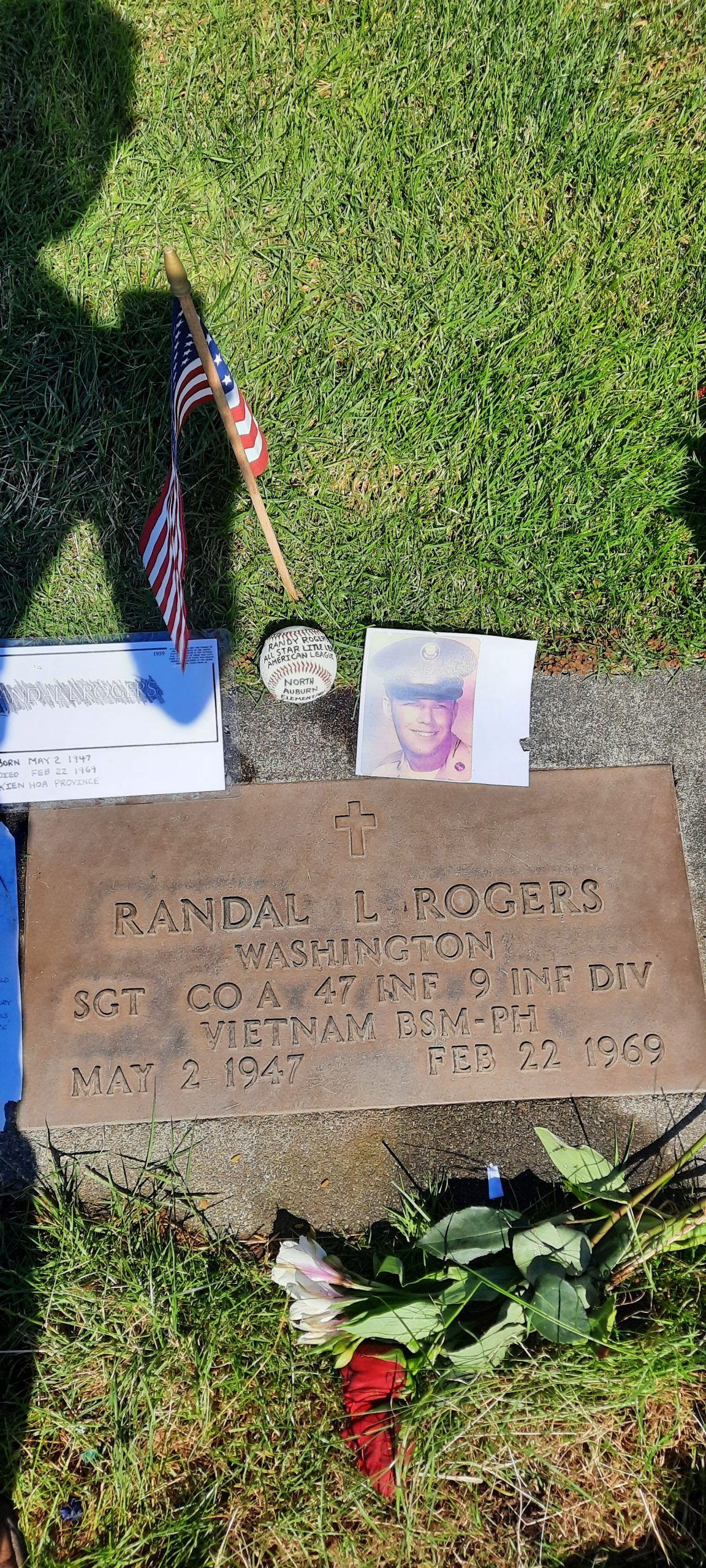 Headstone of Randal Lee Rogers