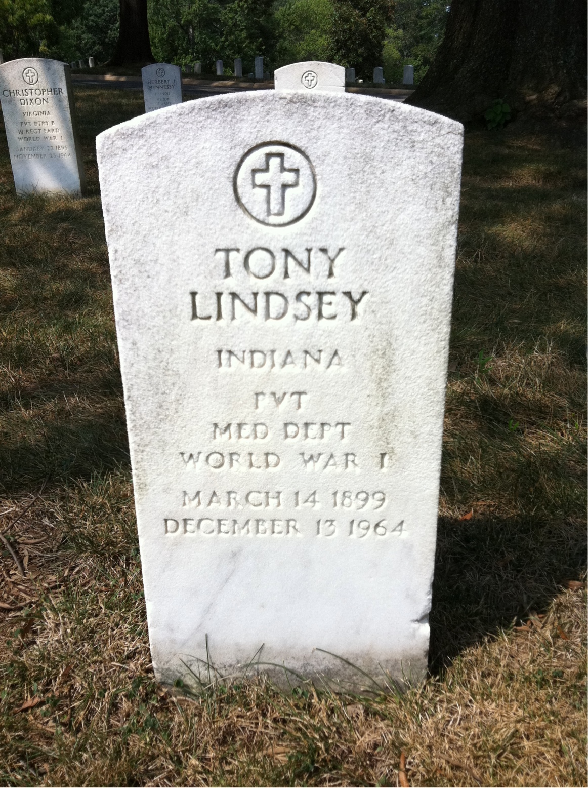 Headstone of Tony Lindsey