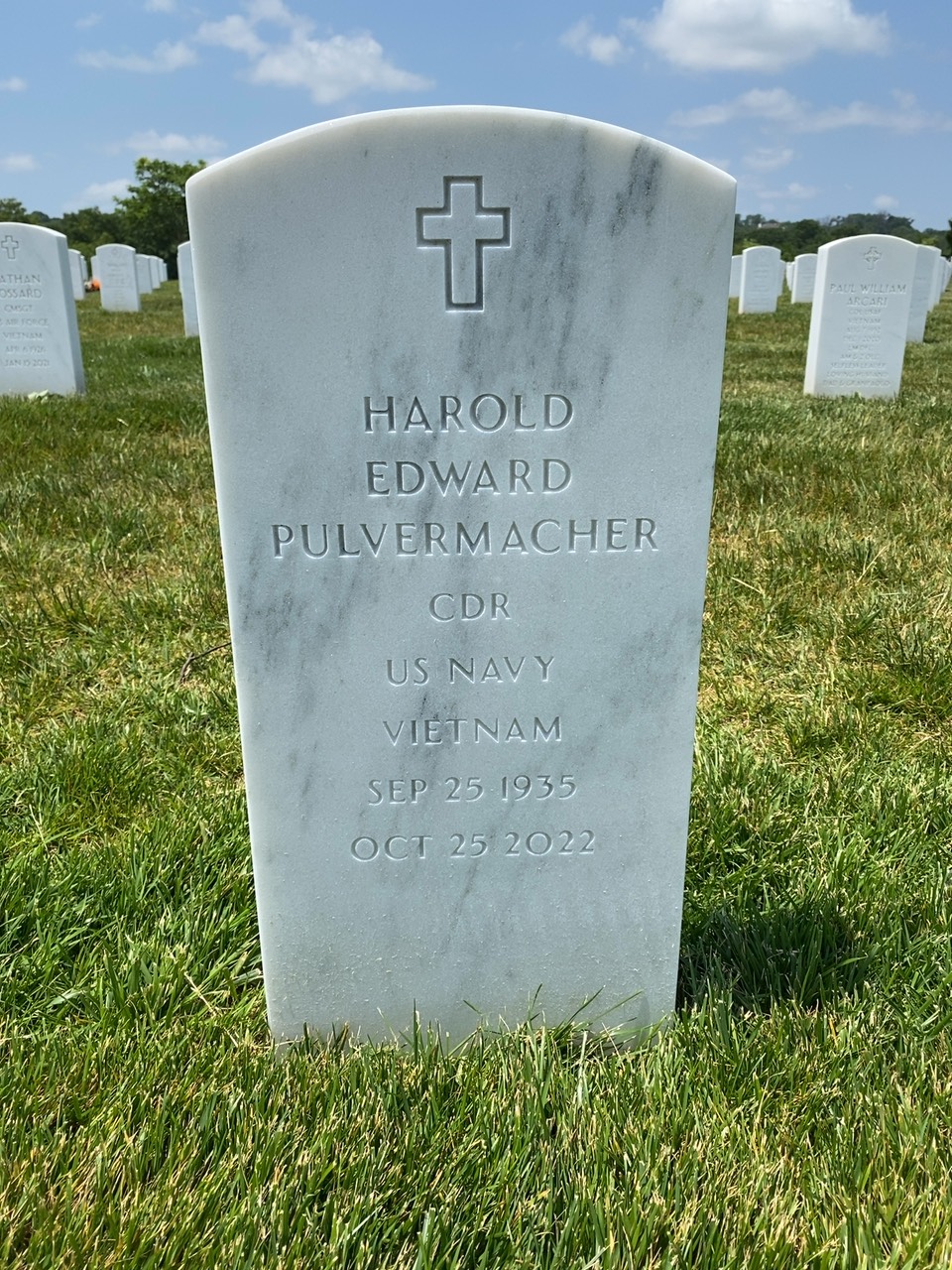 Headstone of Harold Edward Pulvermacher