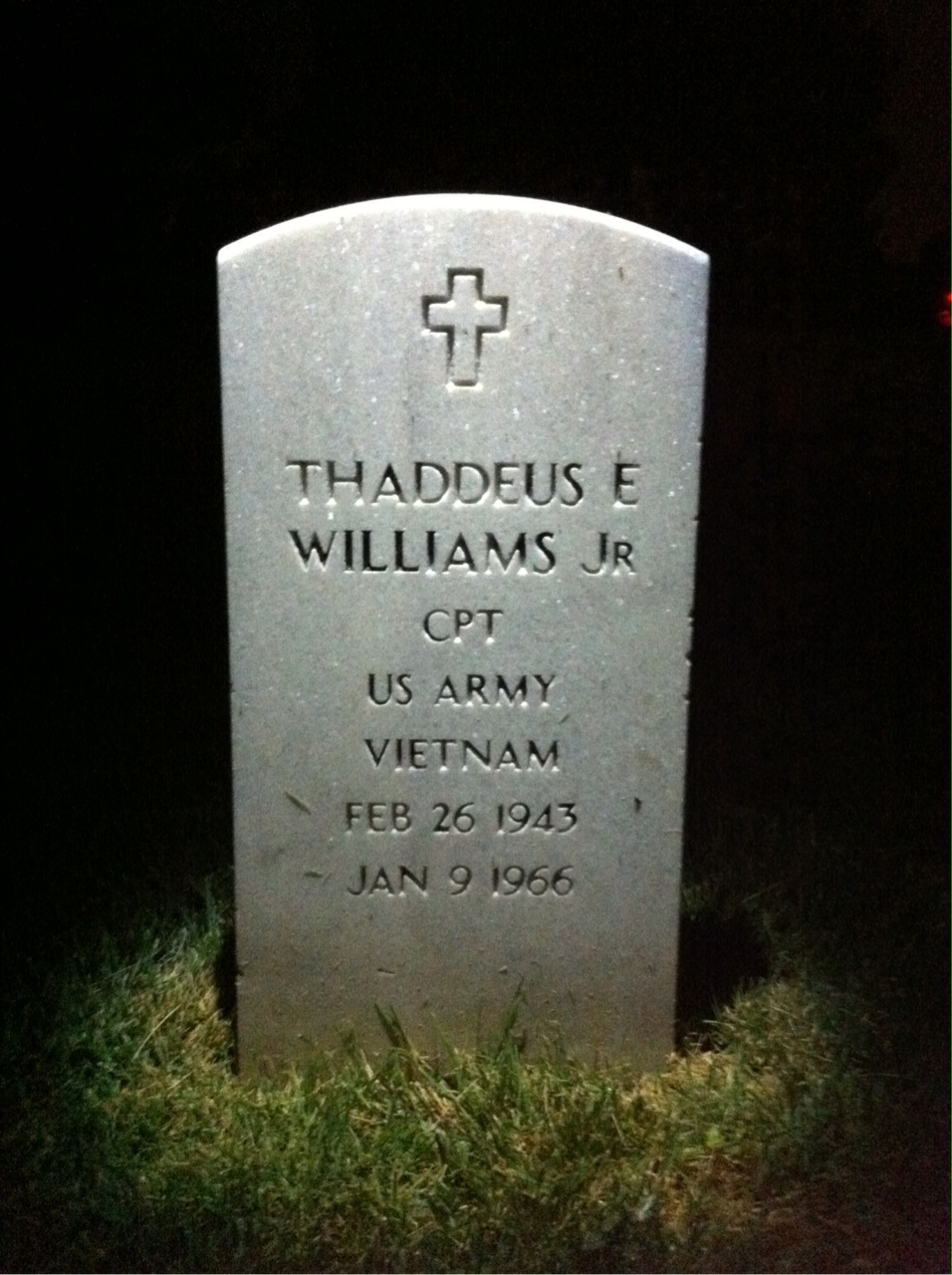 Headstone of Thaddeus Edward Williams Jr.
