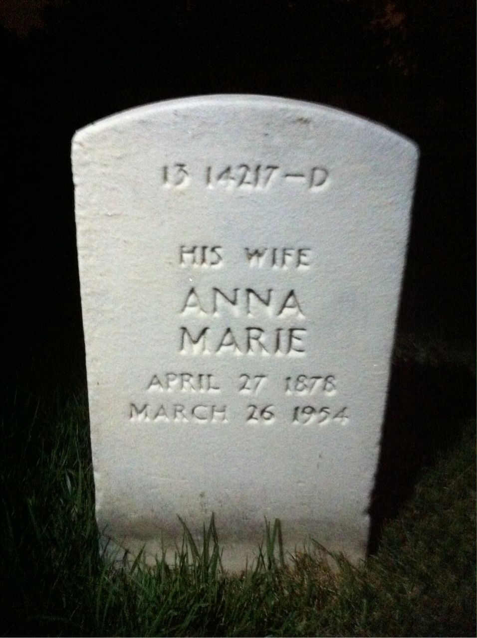 Headstone of Anna M Anderson