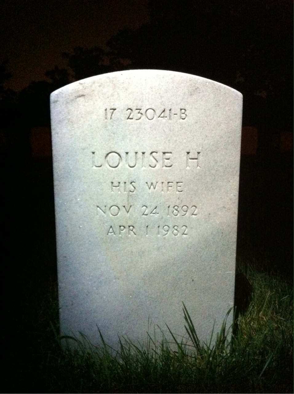 Headstone of Louise H Sherrod