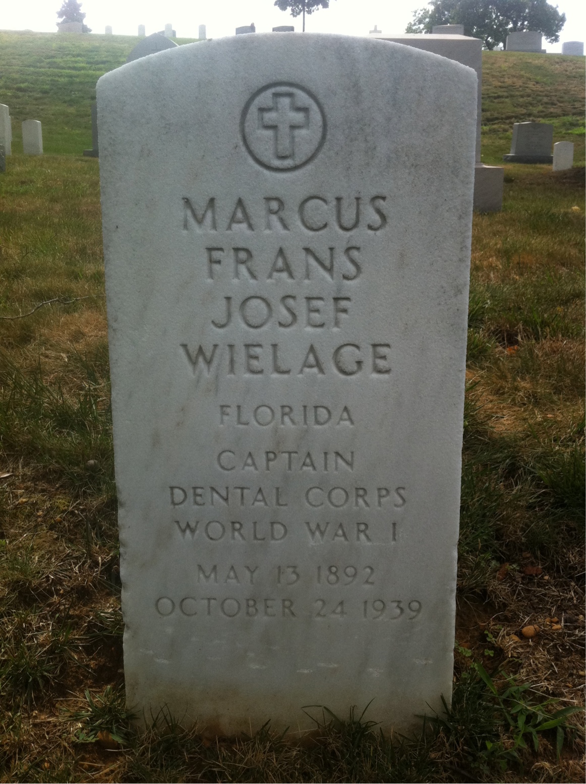 Headstone of Ada M Wielage