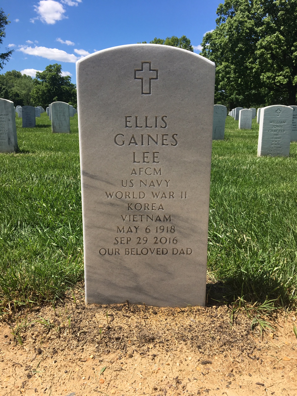 Headstone shared by 2 interments, including Ellis Gaines Lee