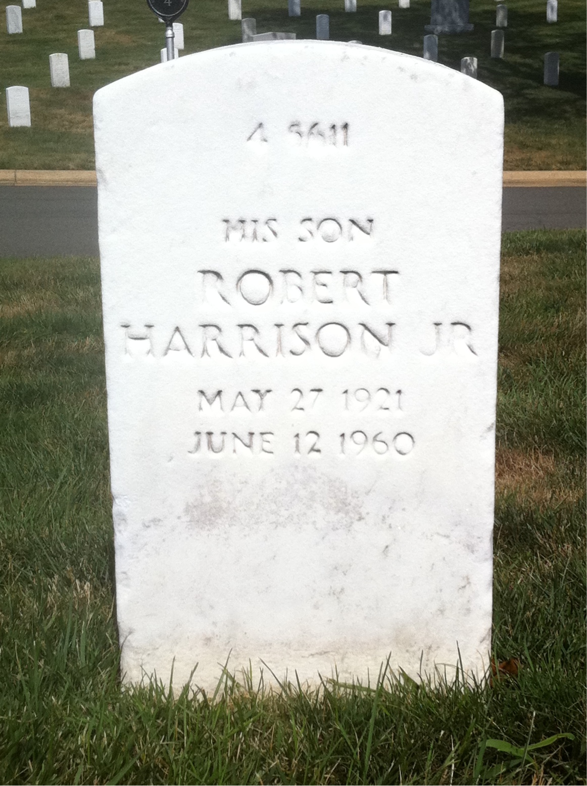 Headstone of Robert H Nesbitt