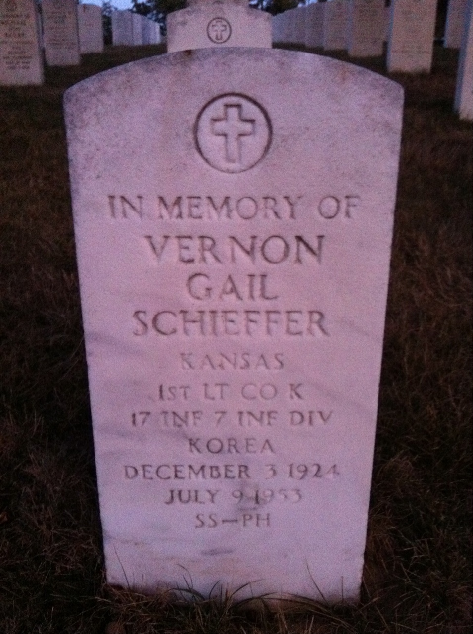 Headstone of Vernon G Schieffer