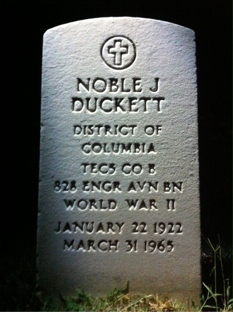 Headstone of Noble J Duckett