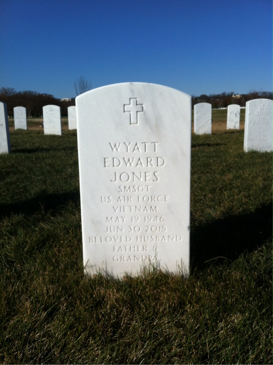 Headstone of Wyatt Edward Jones