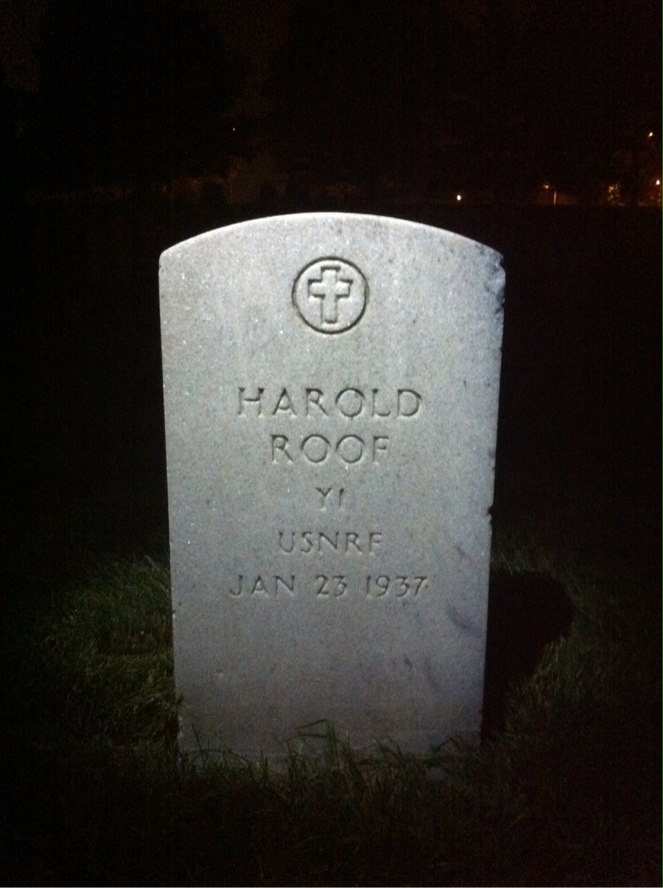 Headstone of Virginia L Roof