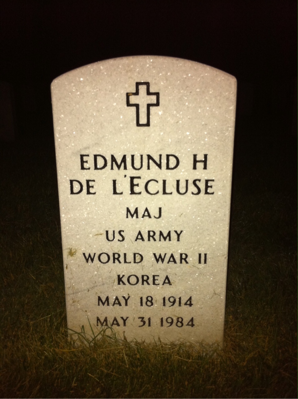 Headstone shared by 2 interments, including Edmund H De L'Ecluse