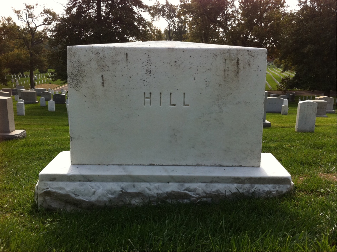 Headstone of Edith L Hill