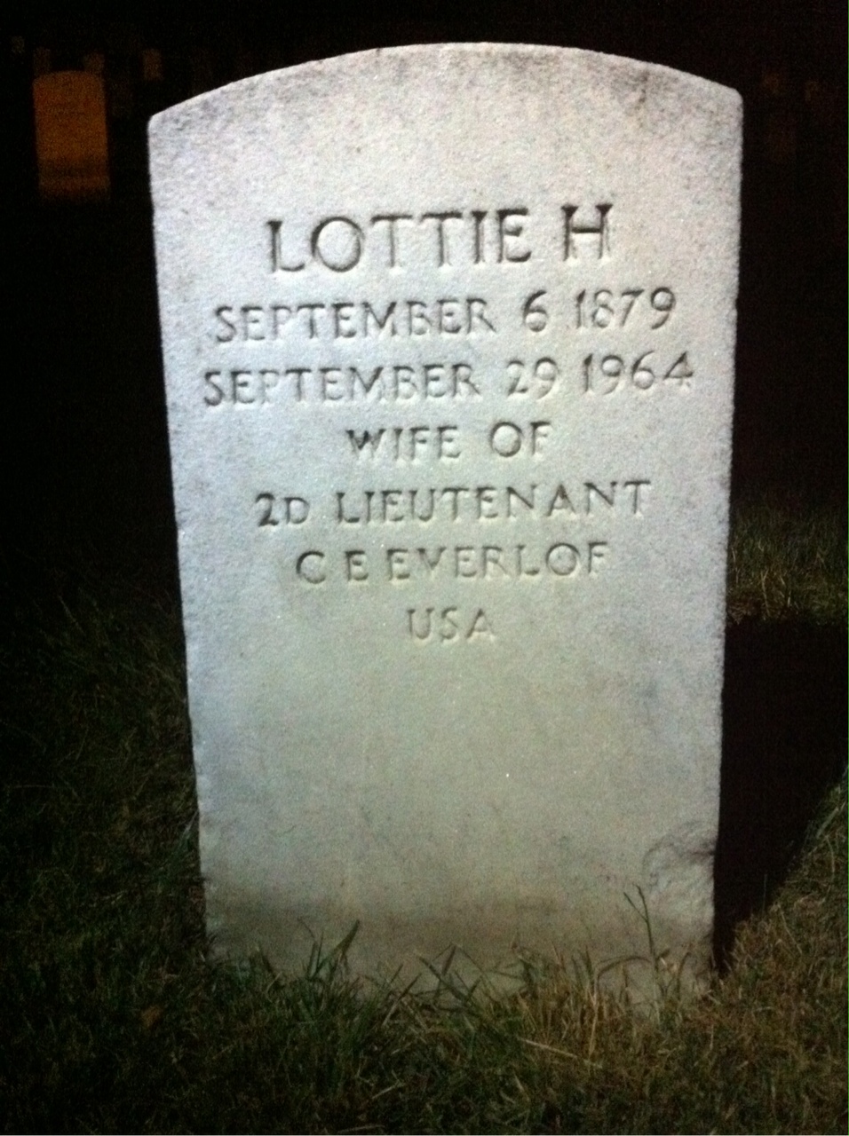 Headstone of Lottie H Everlof