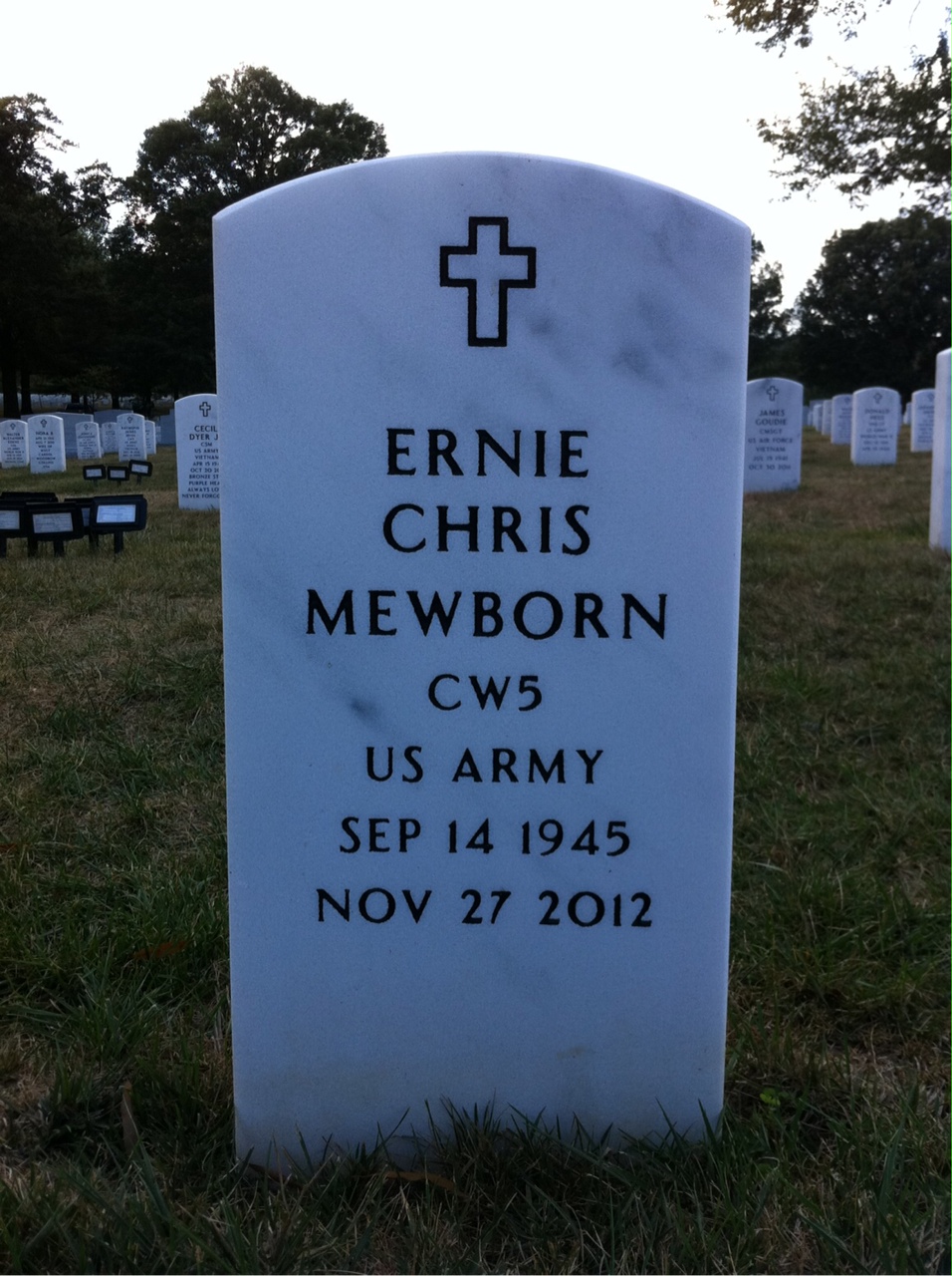 Headstone of Ernie Chris Mewborn