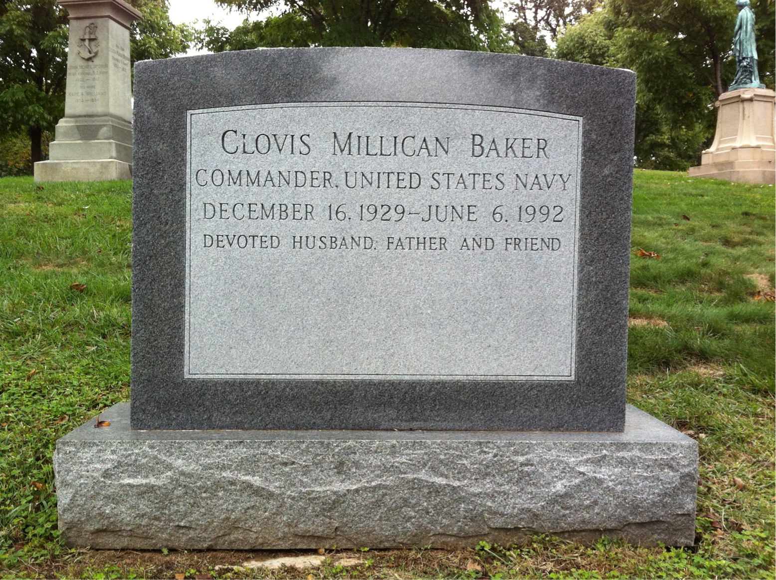 Headstone of Clovis M Baker