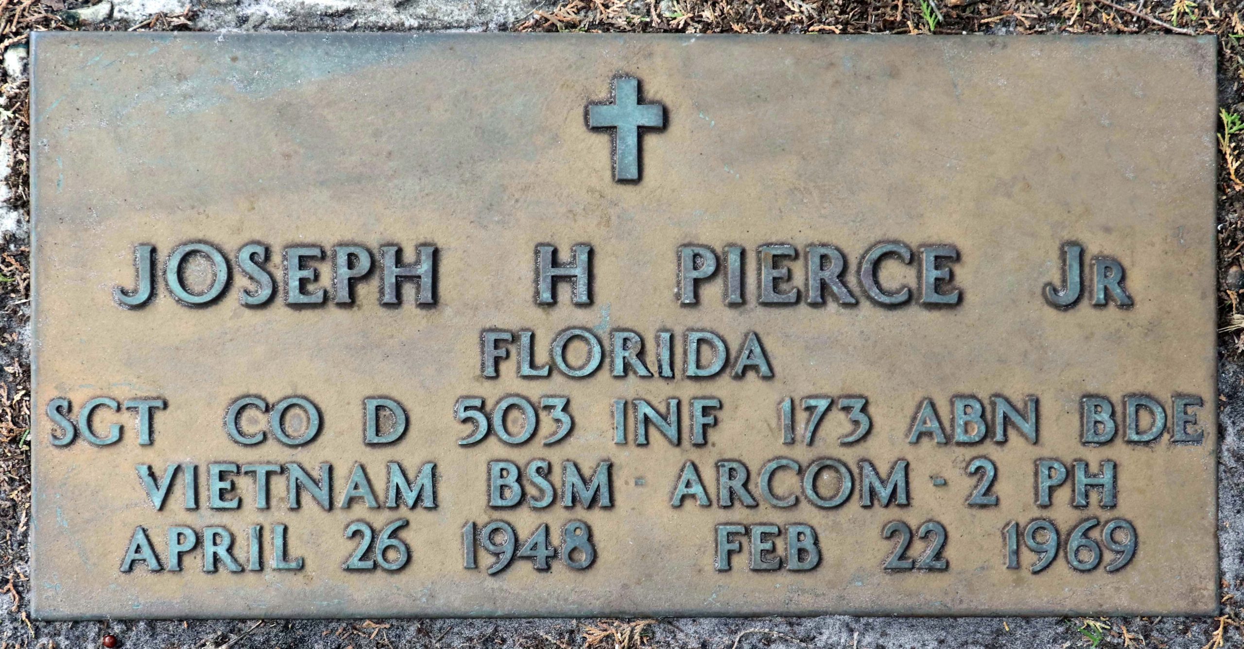 Headstone of Joseph Howard Pierce Jr.