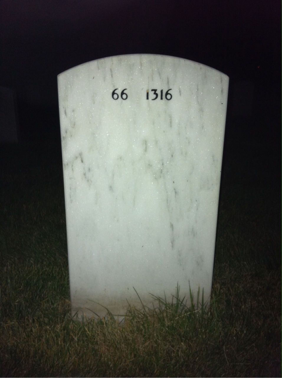 Headstone of Darel Dean Leetun