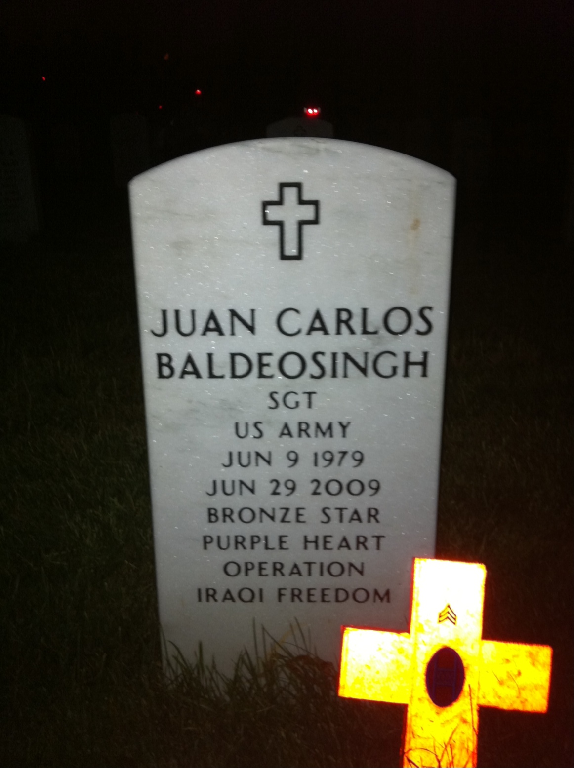 Headstone of Juan Carlos Baldeosingh