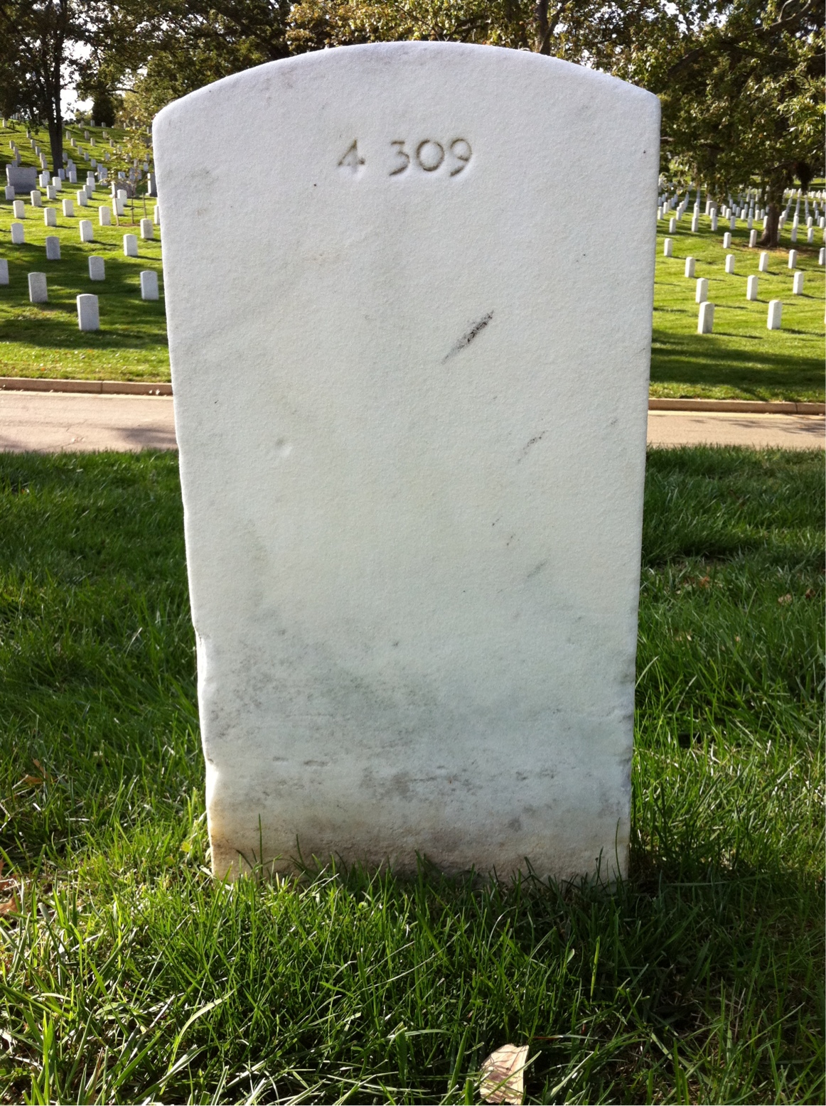 Headstone of Howard I Glashoff