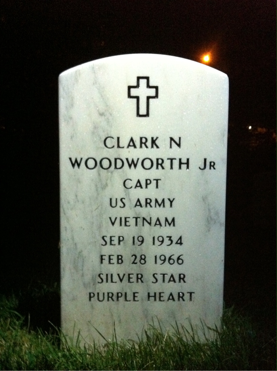 Headstone of Clark Newell Woodworth Jr.