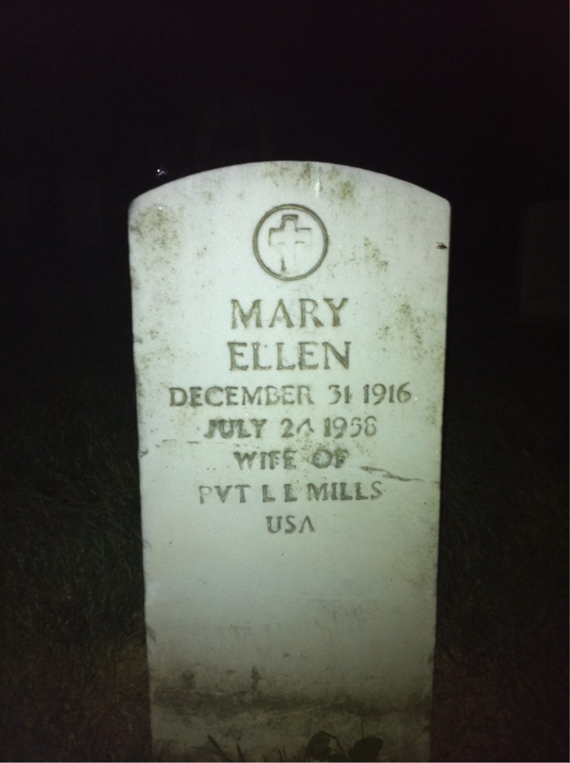 Headstone of Mary E Mills