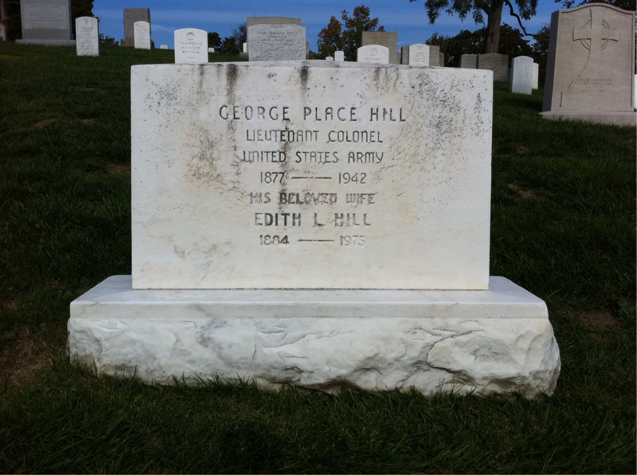 Headstone of Edith L Hill