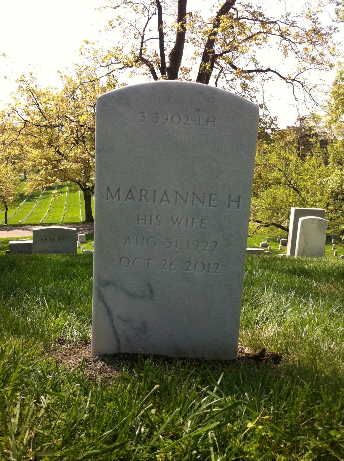 Headstone of Harold R Aaron