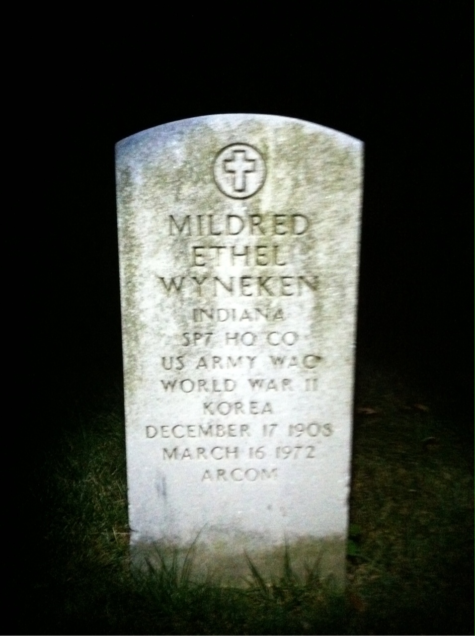Headstone of Mildred Ethel Wyneken
