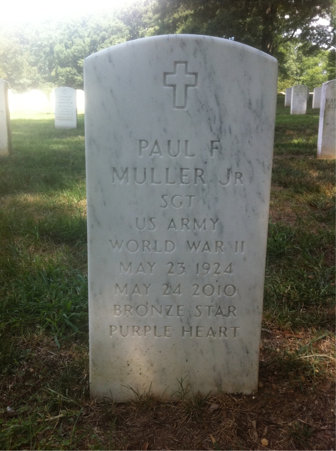 Headstone of Paul F Muller Jr.