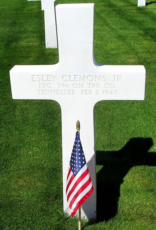 Headstone of Esley Clemons Jr.
