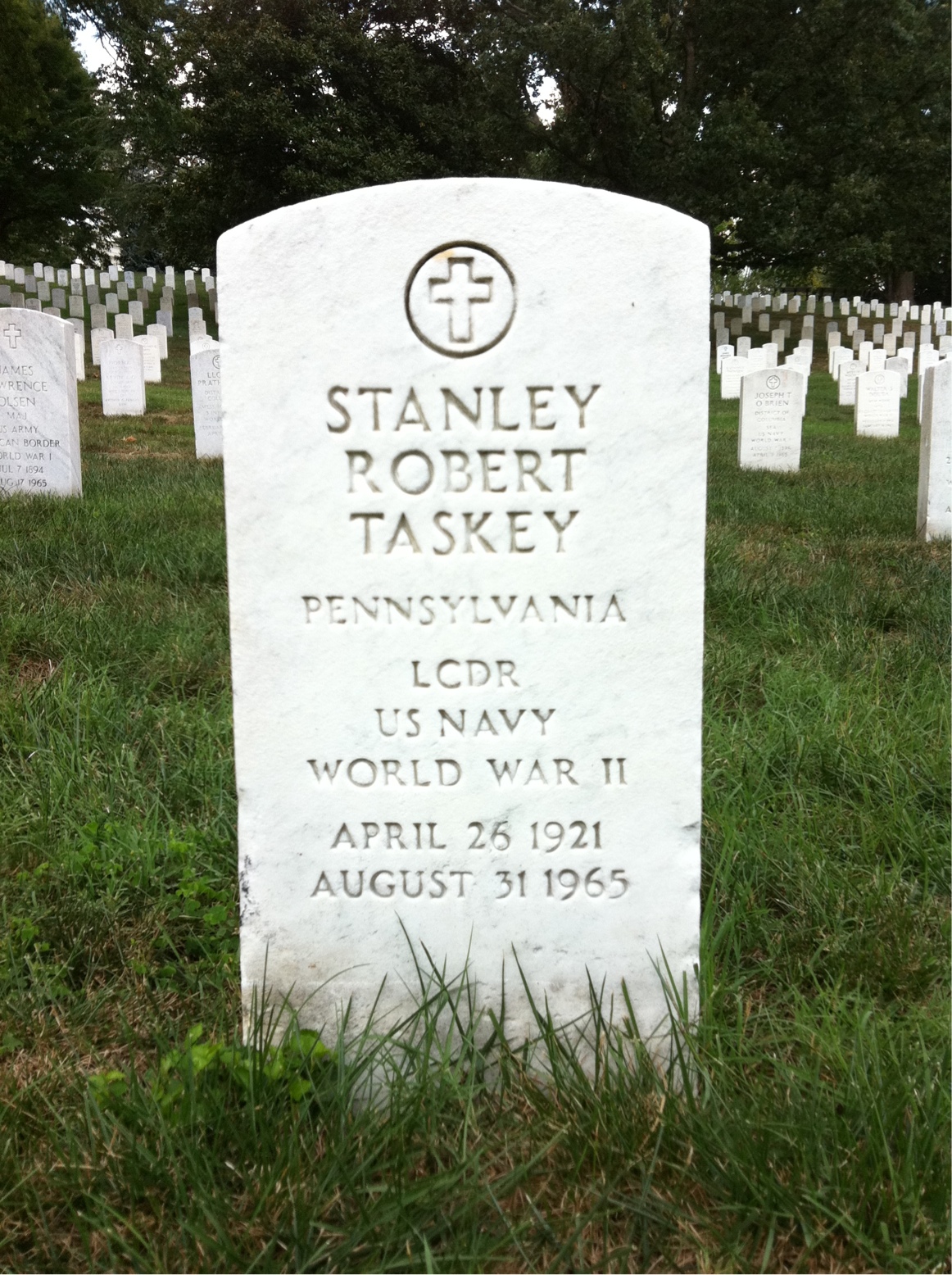 Headstone of Stanley R Taskey