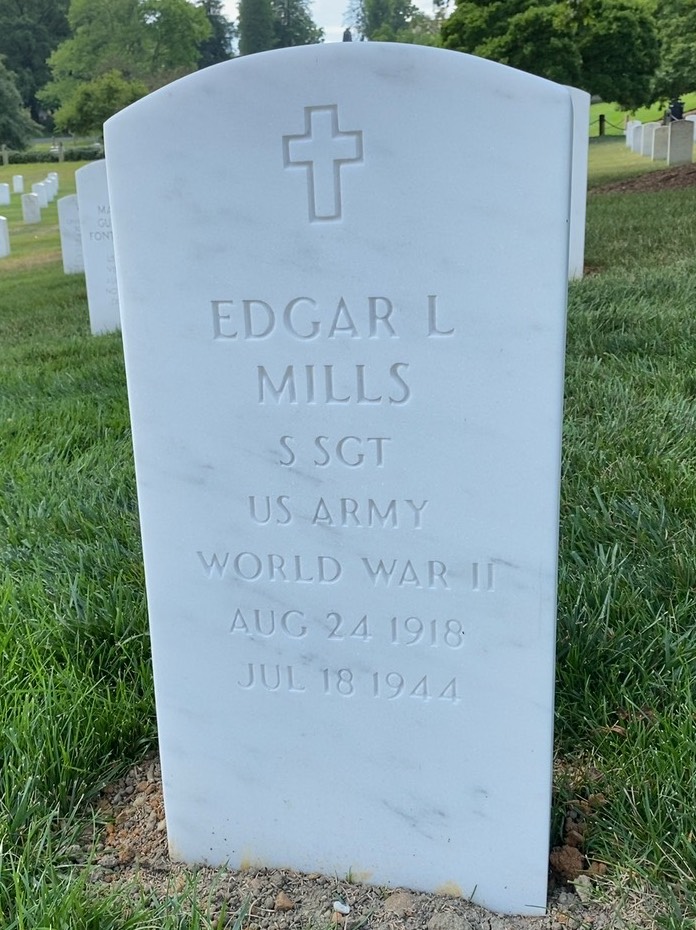 Headstone of Edgar L Mills