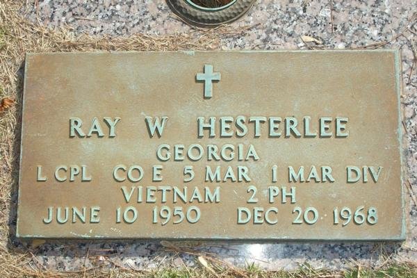 Headstone of Ray Wesley Hesterlee