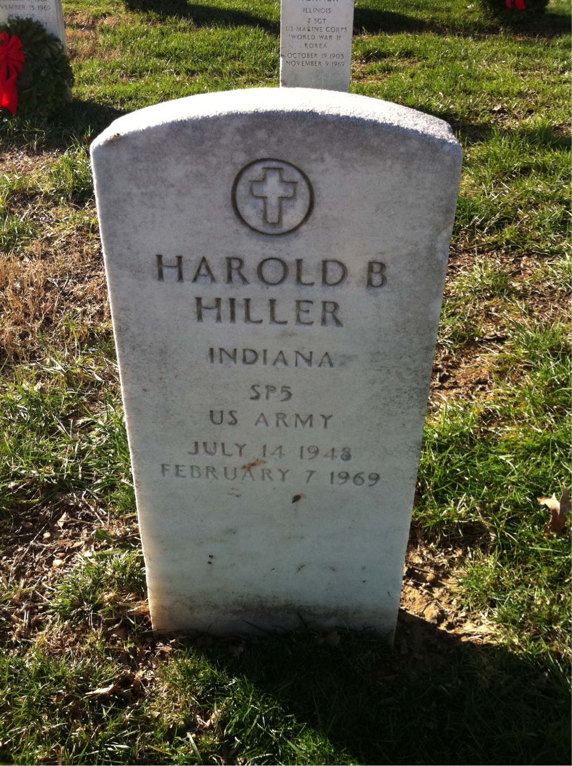 Headstone of Harold B Hiller