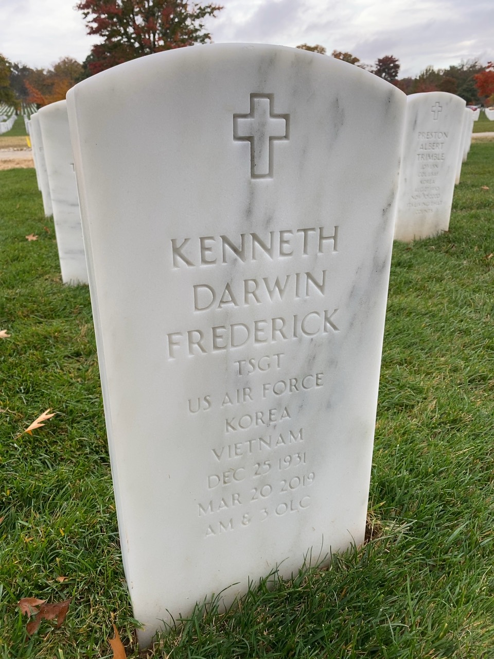 Headstone of Kenneth Darwin Frederick
