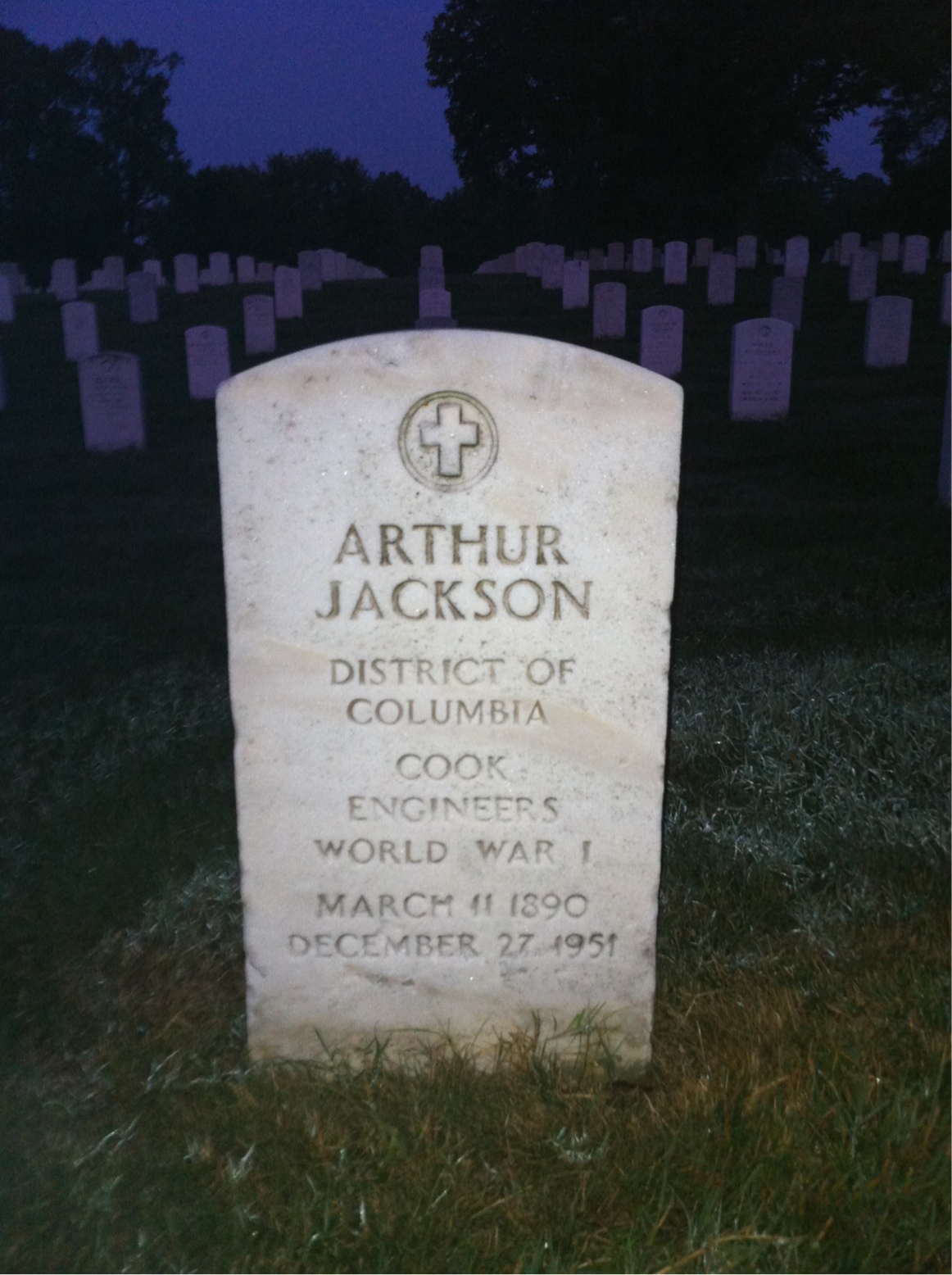 Headstone of Arthur L Jackson